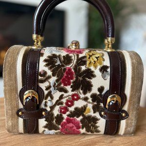 VINTAGE PURSE  by  Tano